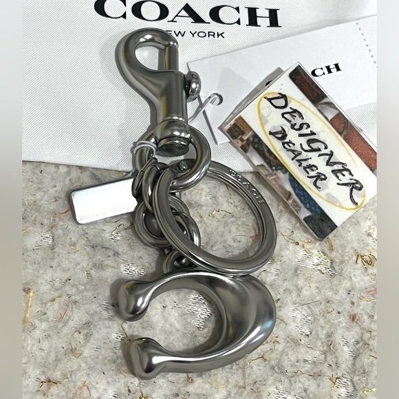 Authentic COACH Signature C Key Fob Charm NWT 1635 - Picture 5 of 7
